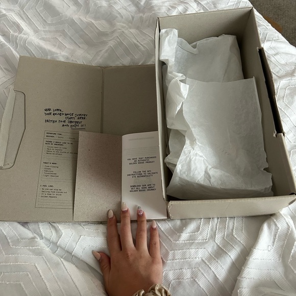 Authentic Golden Goose - Picture 4 of 5